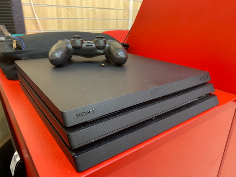 Игровая приставка Sony PS4 Pro