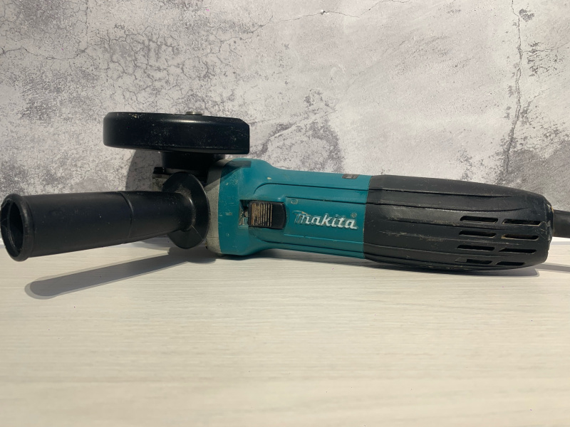 Болгарка Makita GA5030